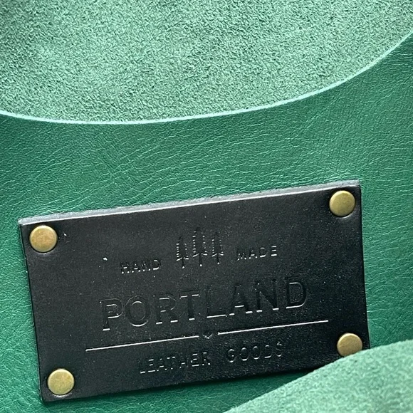 Portland Leather Medium Zipper Tote Bag OG ARUBA - Picture 11 of 13